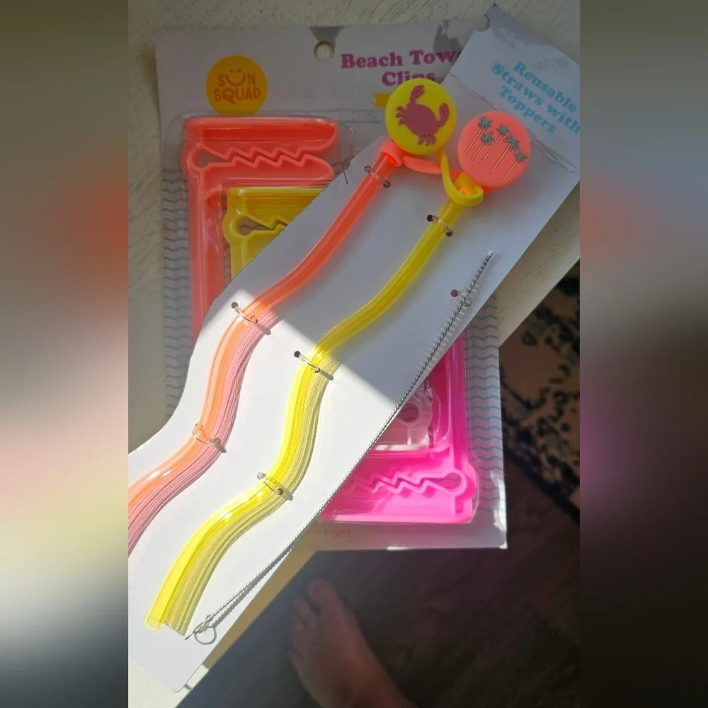Sun Squad Beach Towel Clips - Yellow and Pink